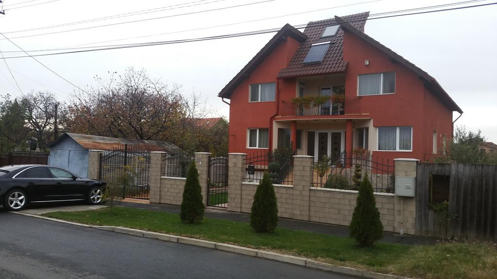 Family Pension Arad Buitenkant foto