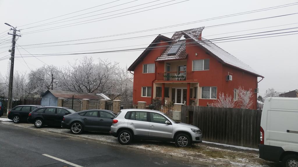 Family Pension Arad Buitenkant foto