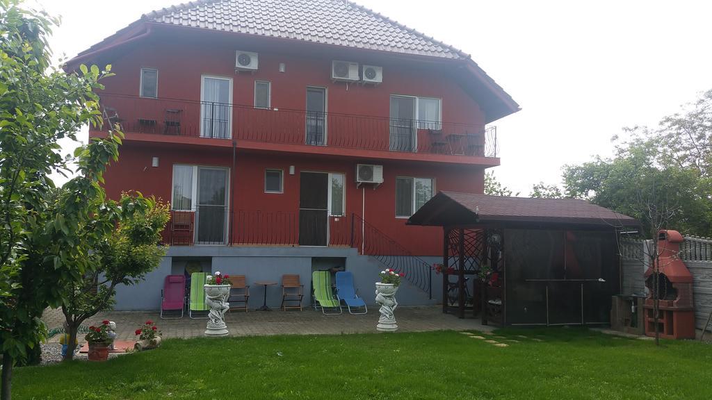 Family Pension Arad Buitenkant foto