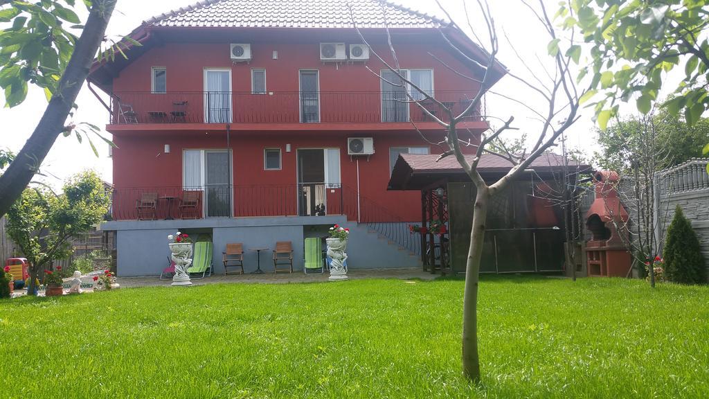 Family Pension Arad Buitenkant foto